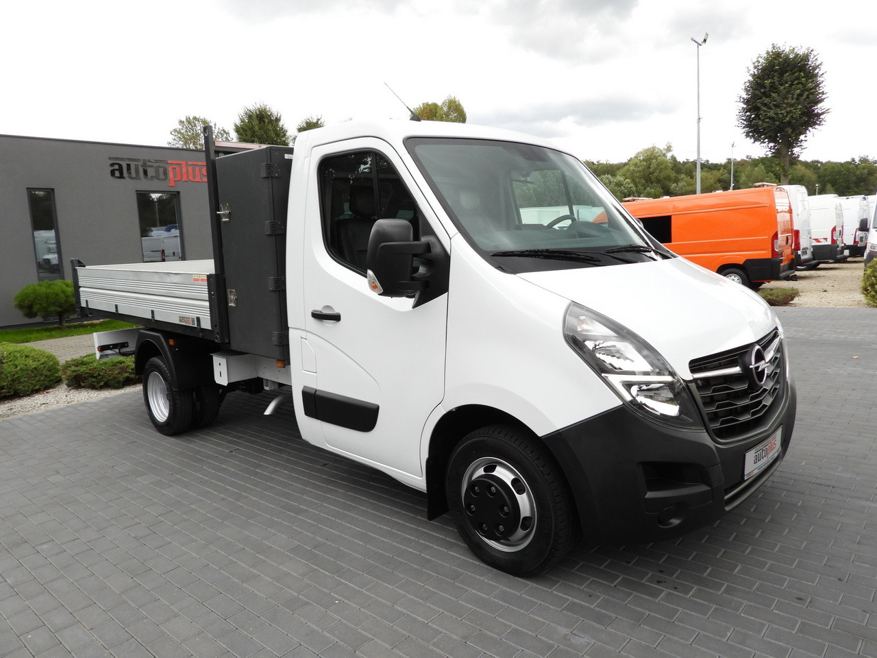 OPEL MOVANO TIPPER NAVIGATION LED LIGHTS TWIN WHEELS AIR CONDITIONING 145HP - Utilitaire benne: photos 4 OPEL MOVANO TIPPER NAVIGATION LED LIGHTS TWIN WHEELS AIR CONDITIONING 145HP - Utilitaire benne: photos 4
