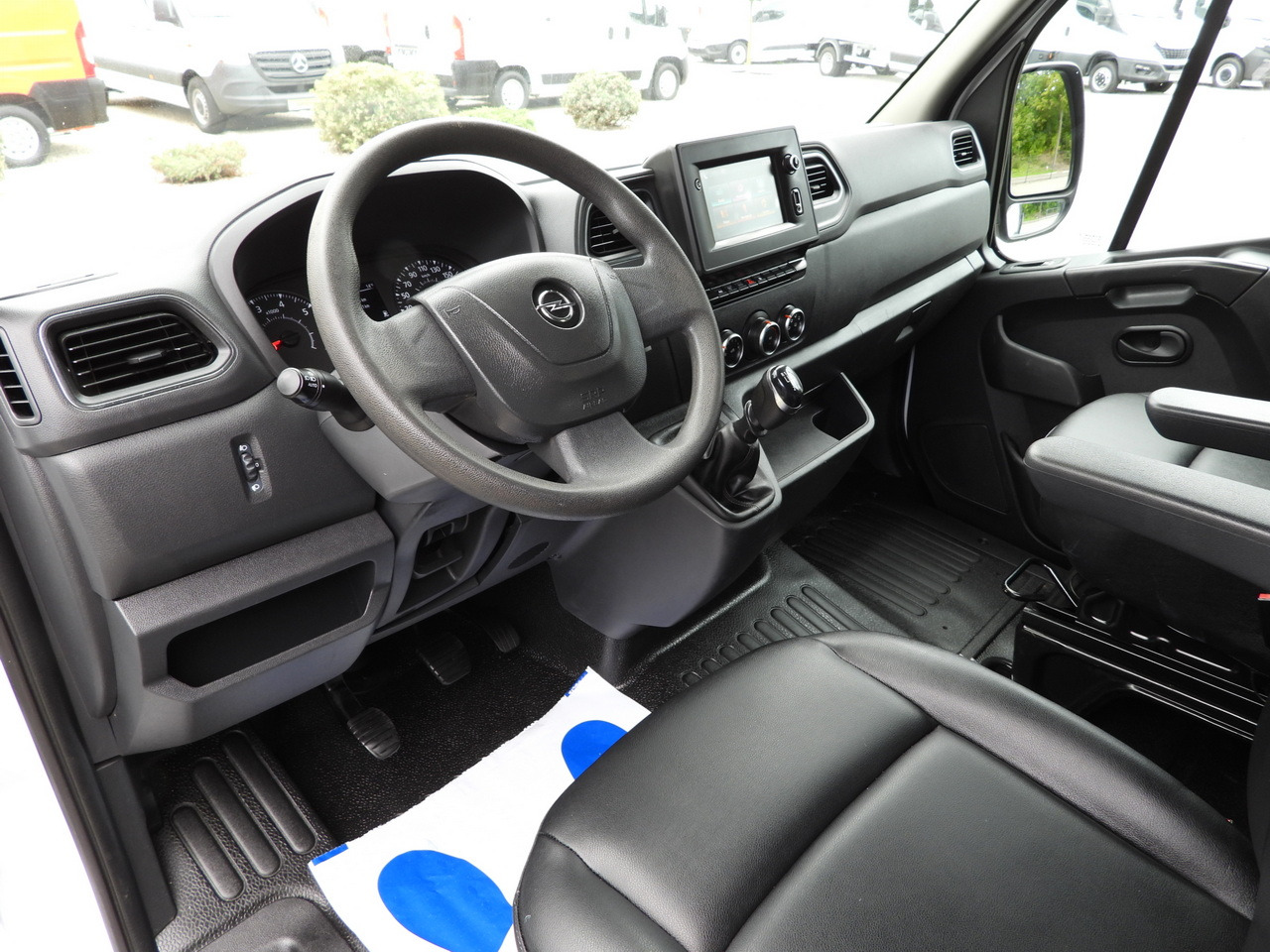 OPEL MOVANO TIPPER NAVIGATION LED LIGHTS TWIN WHEELS AIR CONDITIONING 145HP - Utilitaire benne: photos 2 OPEL MOVANO TIPPER NAVIGATION LED LIGHTS TWIN WHEELS AIR CONDITIONING 145HP - Utilitaire benne: photos 2