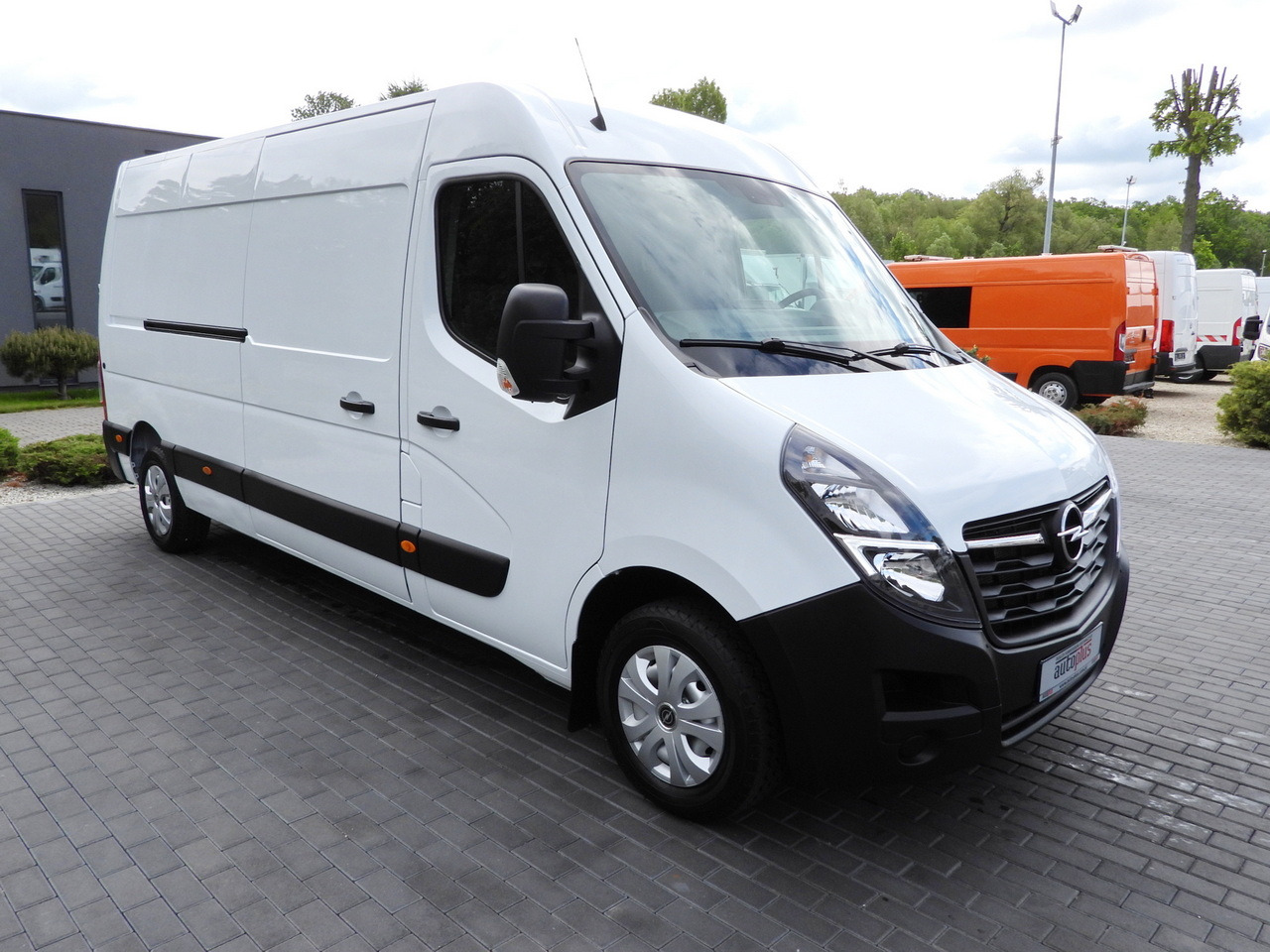 OPEL MOVANO VAN AIR CONDITIONING LED LIGHTS 150HP - Fourgon utilitaire: photos 4 OPEL MOVANO VAN AIR CONDITIONING LED LIGHTS 150HP - Fourgon utilitaire: photos 4