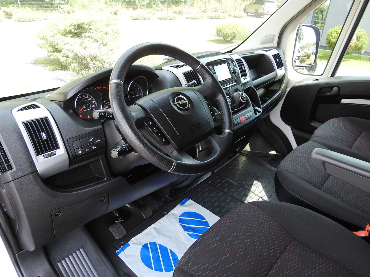 OPEL MOVANO VAN CRUISE CONTROL AIR CONDITIONING 140HP - Fourgon utilitaire: photos 2 OPEL MOVANO VAN CRUISE CONTROL AIR CONDITIONING 140HP - Fourgon utilitaire: photos 2