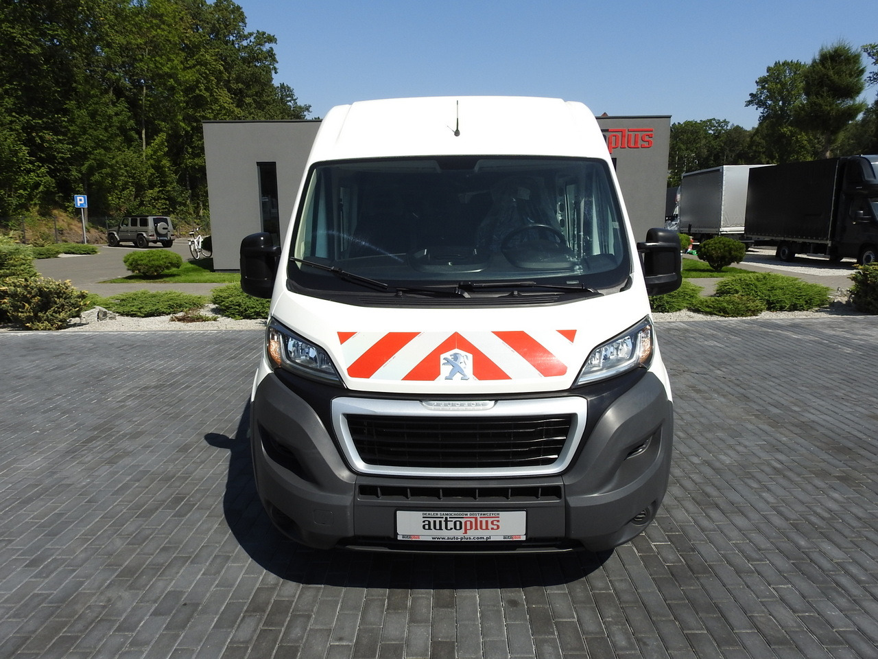 PEUGEOT BOXER BOX DELIVERY VAN 7 SEATS 110HP - Fourgon utilitaire: photos 5 PEUGEOT BOXER BOX DELIVERY VAN 7 SEATS 110HP - Fourgon utilitaire: photos 5