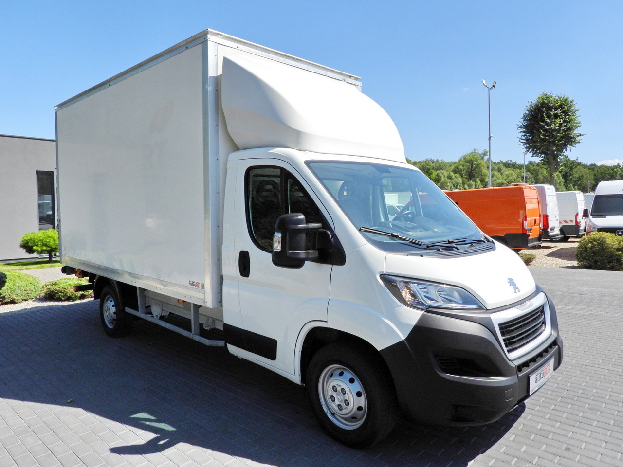 PEUGEOT BOXER BOX LIFT 8 PALLETS CRUISE CONTROL AIR CONDITIONING  130HP - Utilitaire frigorifique: photos 4 PEUGEOT BOXER BOX LIFT 8 PALLETS CRUISE CONTROL AIR CONDITIONING  130HP - Utilitaire frigorifique: photos 4