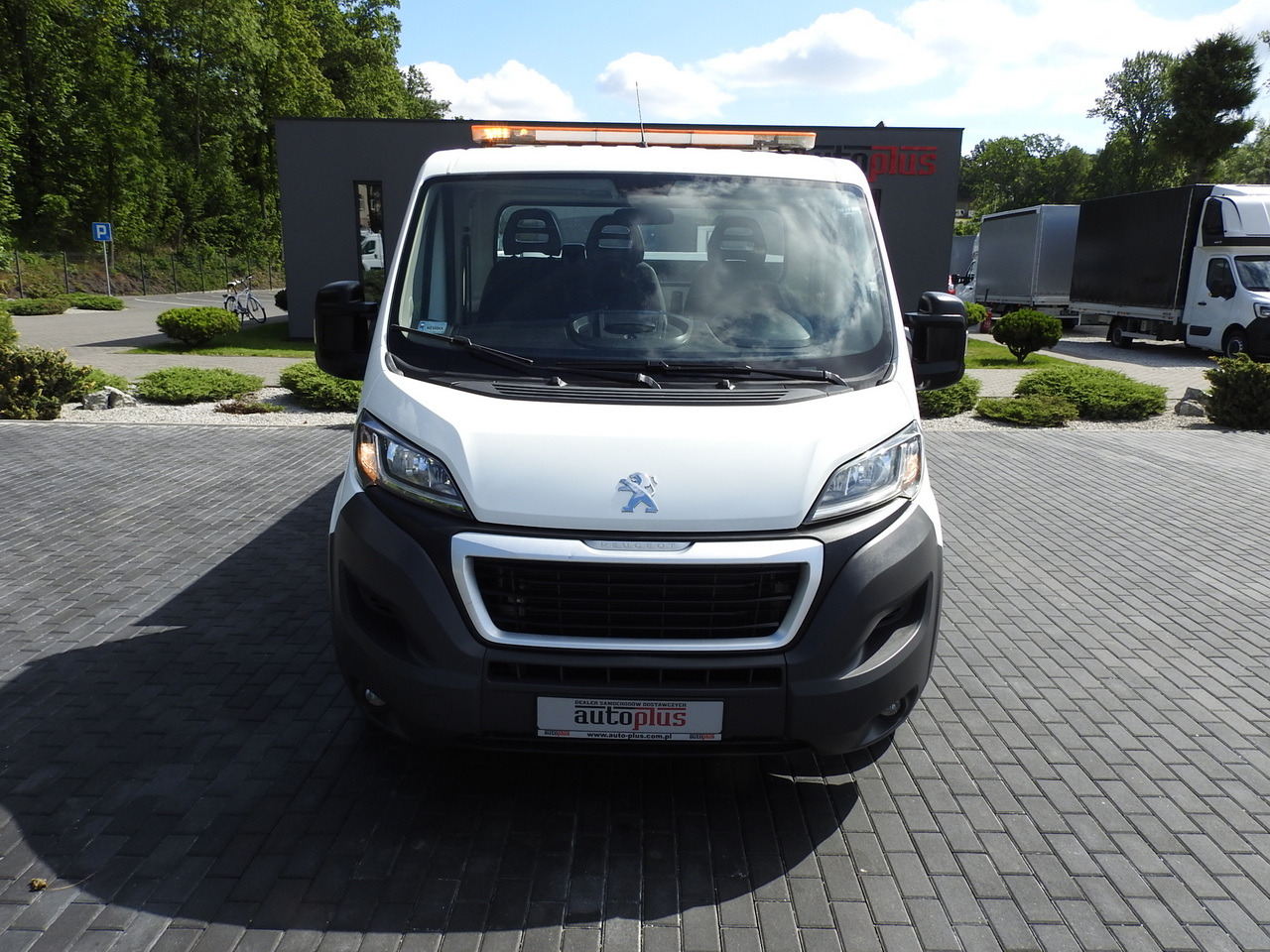 PEUGEOT BOXER THREE-WAY TIPPER AIR CONDITIONING 130HP - Utilitaire benne: photos 5 PEUGEOT BOXER THREE-WAY TIPPER AIR CONDITIONING 130HP - Utilitaire benne: photos 5