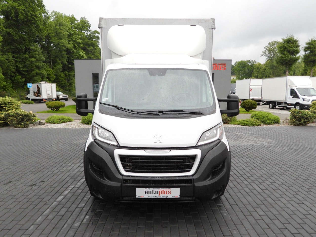 Peugeot BOXER PRITSCHE PLANE AUFZUG 8 PALETTEN TEMPOMAT - Utilitaire rideaux coulissants (PLSC): photos 5 Peugeot BOXER PRITSCHE PLANE AUFZUG 8 PALETTEN TEMPOMAT - Utilitaire rideaux coulissants (PLSC): photos 5