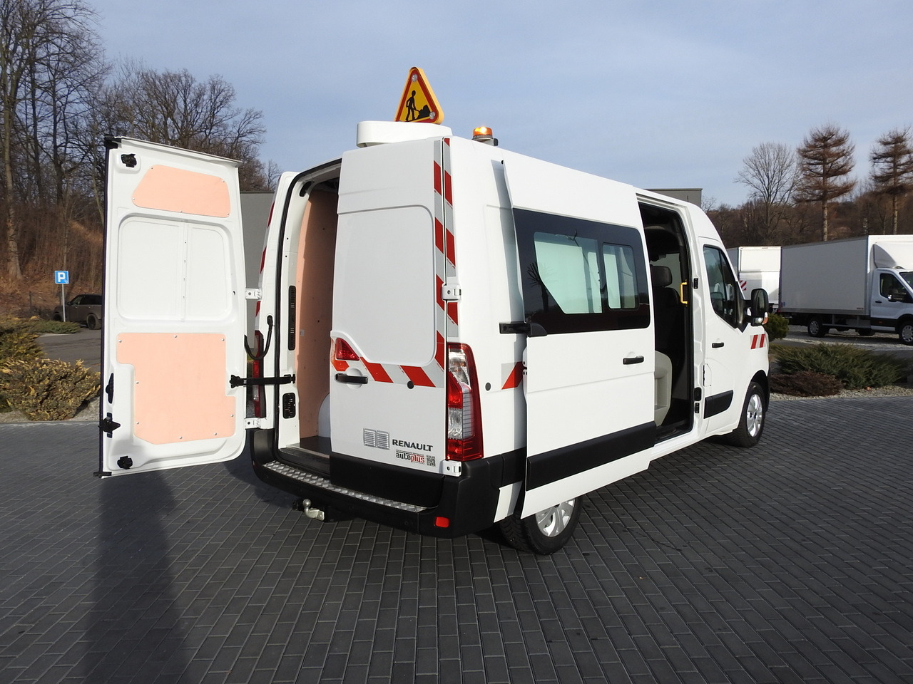 RENAULT MASTER BOX DELIVERY VAN 7 SEATS CRUISE CONTROL AIR CONDITIONING LED LIGHTS 135HP - Fourgon utilitaire: photos 3 RENAULT MASTER BOX DELIVERY VAN 7 SEATS CRUISE CONTROL AIR CONDITIONING LED LIGHTS 135HP - Fourgon utilitaire: photos 3