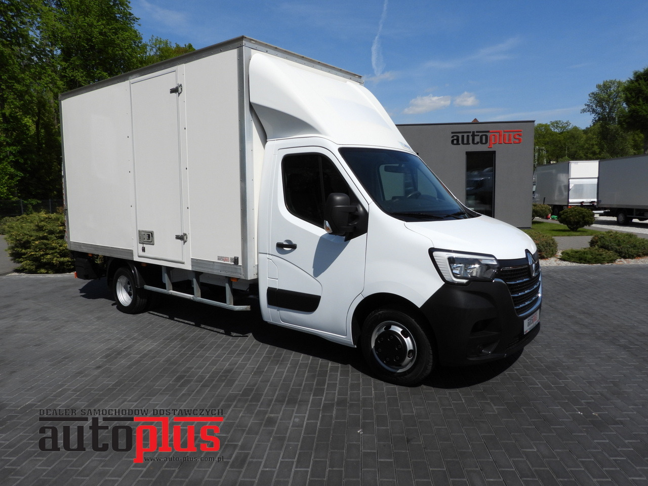 RENAULT MASTER  BOX LIFT 8 PALLETS CRUISE CONTROL NAVIGATION LED LIGHTS TWIN WHEELS AIR CONDITIONING  145HP - Utilitaire frigorifique: photos 1 RENAULT MASTER  BOX LIFT 8 PALLETS CRUISE CONTROL NAVIGATION LED LIGHTS TWIN WHEELS AIR CONDITIONING  145HP - Utilitaire frigorifique: photos 1