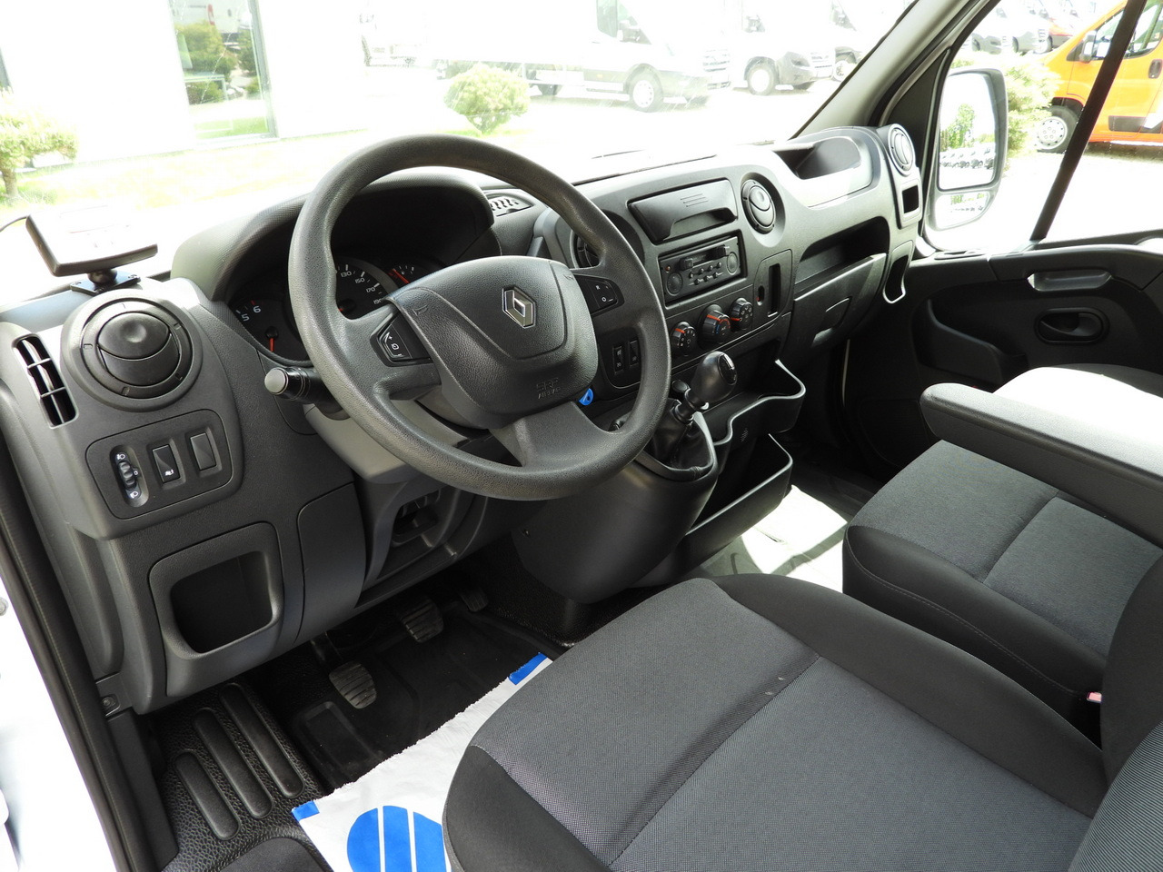 RENAULT MASTER REFRIGERATOR VAN -20*C POWER SUPPLY 230V CRUISE CONTROL AIR CONDITIONING 145HP - Utilitaire frigorifique: photos 2 RENAULT MASTER REFRIGERATOR VAN -20*C POWER SUPPLY 230V CRUISE CONTROL AIR CONDITIONING 145HP - Utilitaire frigorifique: photos 2