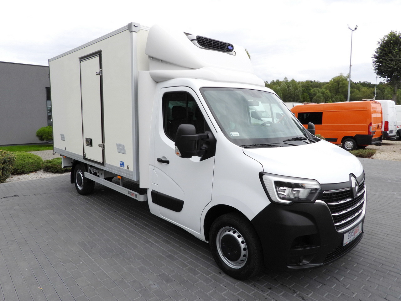RENAULT MASTER REGRIGERATOR BOX 1*C LED LIGHTS AIR CONDITIONING  165HP - Utilitaire frigorifique: photos 4 RENAULT MASTER REGRIGERATOR BOX 1*C LED LIGHTS AIR CONDITIONING  165HP - Utilitaire frigorifique: photos 4