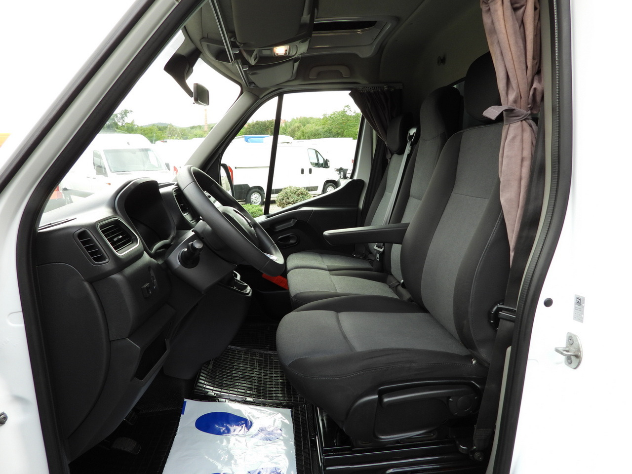 Utilitaire rideaux coulissants (PLSC) RENAULT MASTER TARPAULIN 10 PALLETS WEBASTO CRUISE CONTROL LED LIGHTS PNEUMATICS AIR CONDITIONING  165HP: photos 27