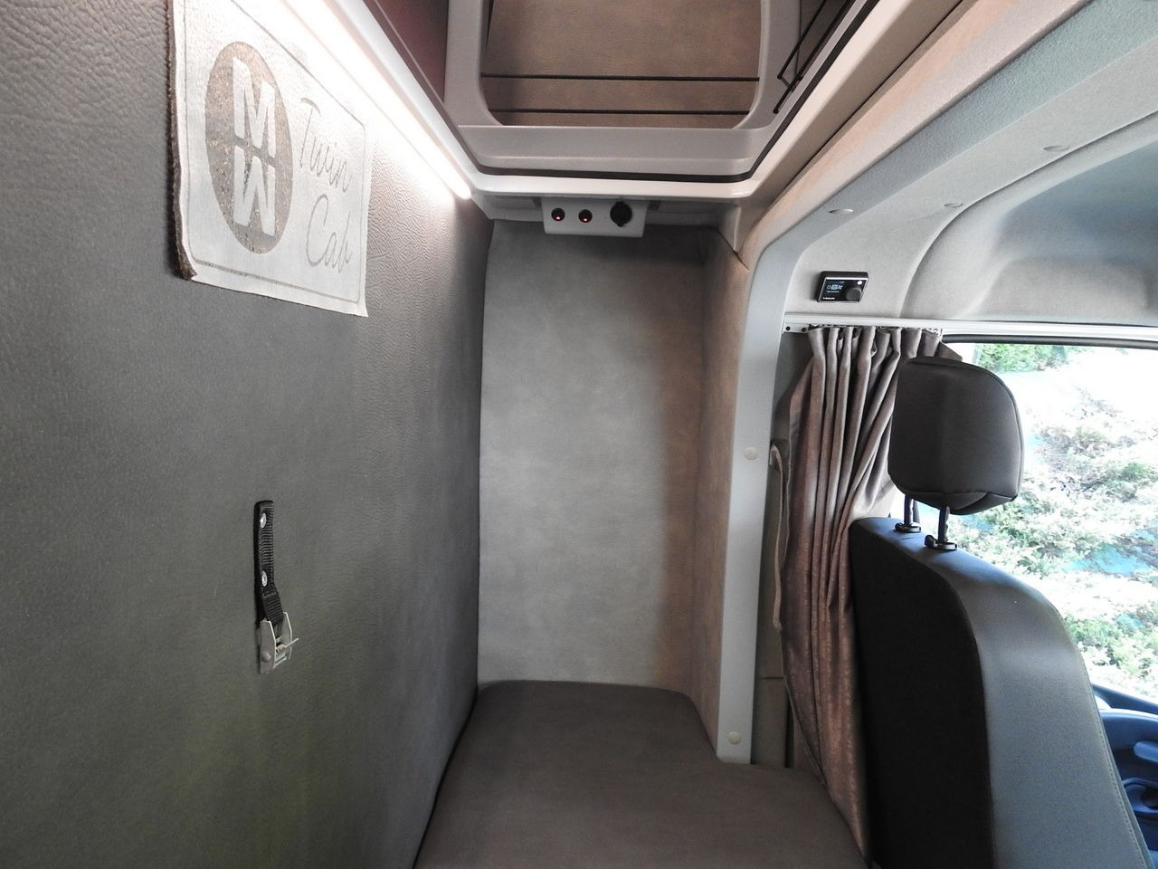 Utilitaire rideaux coulissants (PLSC) RENAULT MASTER  TARPAULIN 8 PALLETS WEBASTO CRUISE CONTROL LED LIGHTS PNEUMATICS  165HP: photos 37
