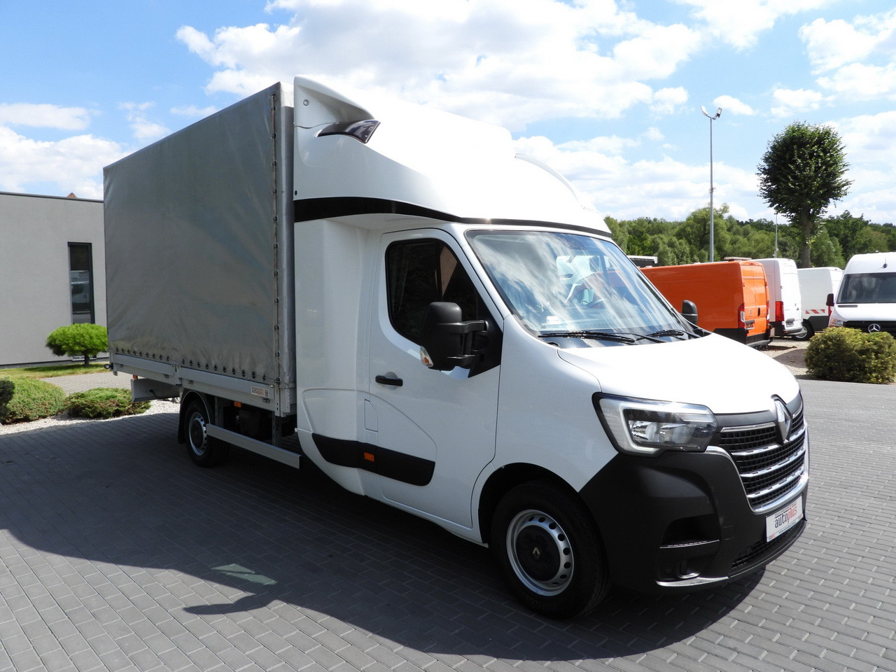 RENAULT MASTER TARPAULIN 8 PALLETS WEBASTO CRUISE CONTROL LED LIGHTS PNEUMATICS AIR CONDITIONING 165HP - Utilitaire rideaux coulissants (PLSC): photos 4 RENAULT MASTER TARPAULIN 8 PALLETS WEBASTO CRUISE CONTROL LED LIGHTS PNEUMATICS AIR CONDITIONING 165HP - Utilitaire rideaux coulissants (PLSC): photos 4