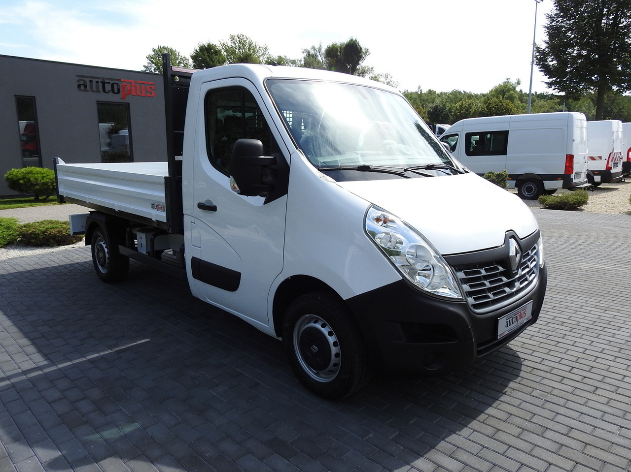 RENAULT MASTER TIPPER 130HP - Utilitaire benne: photos 4 RENAULT MASTER TIPPER 130HP - Utilitaire benne: photos 4