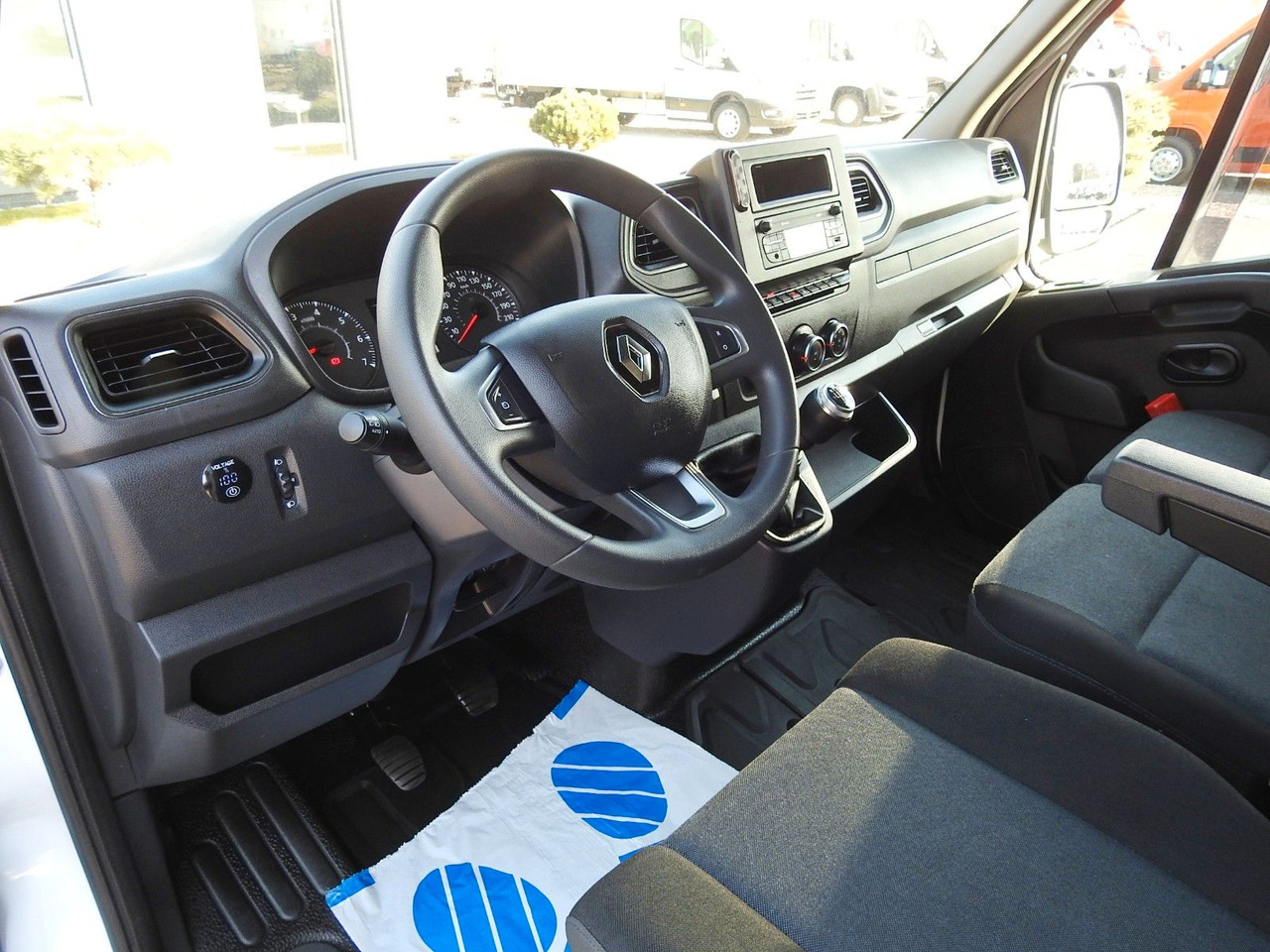 Renault MASTER PRITSCHE PLANE 10 PALETTEN WEBASTO - Utilitaire rideaux coulissants (PLSC): photos 2 Renault MASTER PRITSCHE PLANE 10 PALETTEN WEBASTO - Utilitaire rideaux coulissants (PLSC): photos 2