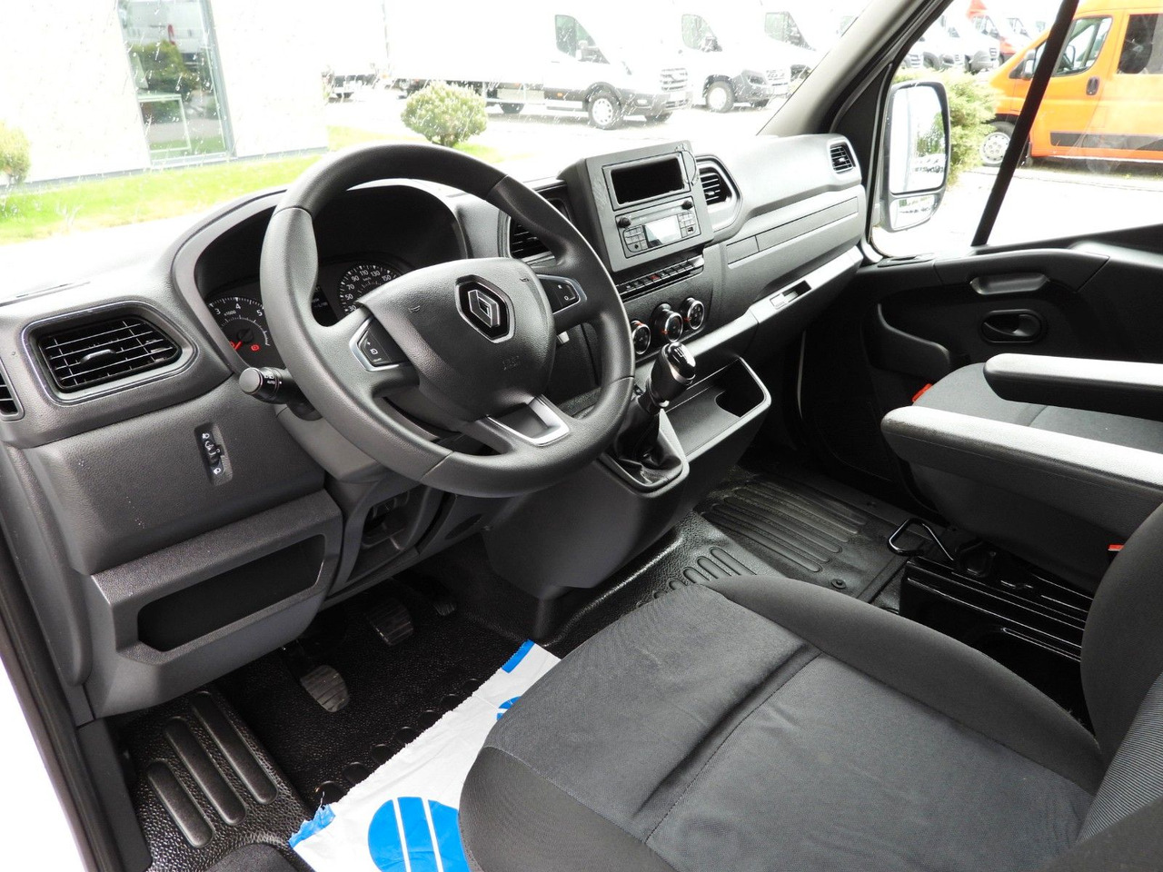 Renault MASTER PRITSCHE PLANE 8 PALETTEN WEBASTO A/C - Utilitaire rideaux coulissants (PLSC), Utilitaire double cabine: photos 2 Renault MASTER PRITSCHE PLANE 8 PALETTEN WEBASTO A/C - Utilitaire rideaux coulissants (PLSC), Utilitaire double cabine: photos 2