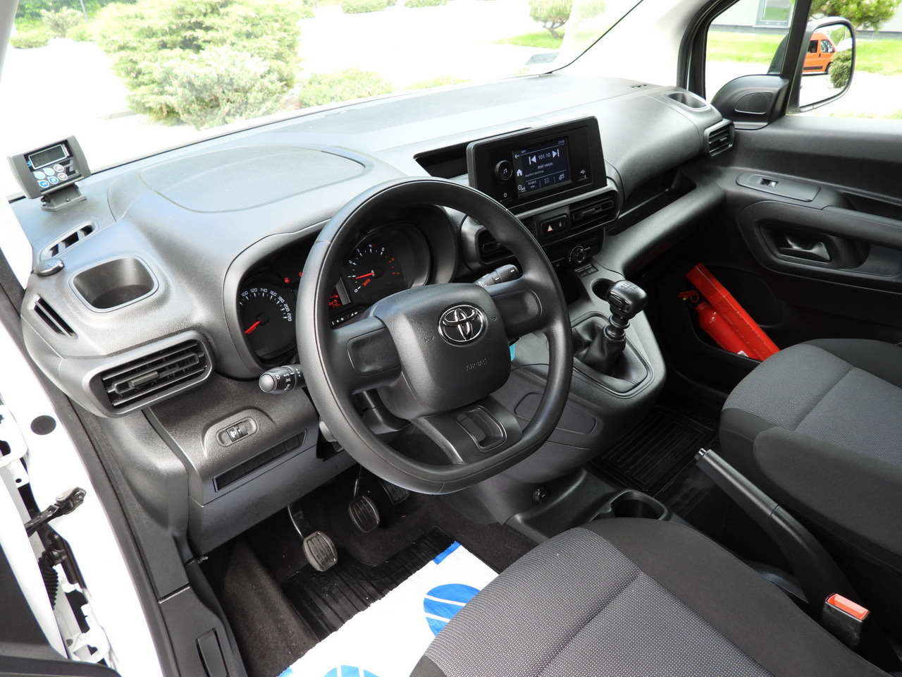 TOYOTA PROACE CITY REFRIGERATOR VAN -15*C POWER SUPPLY 230V CRUISE CONTROL AIR CONDITIONING 100HP - Utilitaire frigorifique: photos 2 TOYOTA PROACE CITY REFRIGERATOR VAN -15*C POWER SUPPLY 230V CRUISE CONTROL AIR CONDITIONING 100HP - Utilitaire frigorifique: photos 2