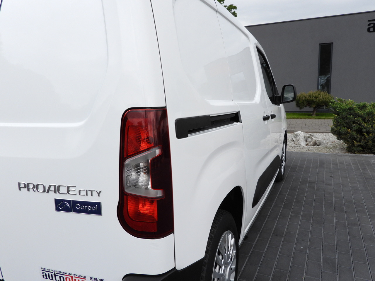 TOYOTA PROACE CITY  REFRIGERATOR VAN -15*C POWER SUPPLY 230V CRUISE CONTROL AIR CONDITIONING  100HP — crédit-bail TOYOTA PROACE CITY  REFRIGERATOR VAN -15*C POWER SUPPLY 230V CRUISE CONTROL AIR CONDITIONING  100HP: photos 19