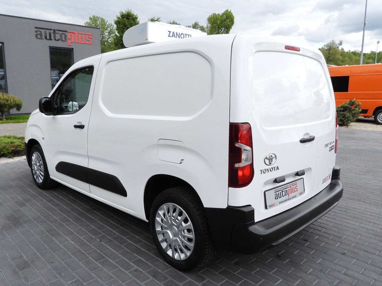 TOYOTA PROACE CITY  REFRIGERATOR VAN -15*C POWER SUPPLY 230V CRUISE CONTROL AIR CONDITIONING  100HP — crédit-bail TOYOTA PROACE CITY  REFRIGERATOR VAN -15*C POWER SUPPLY 230V CRUISE CONTROL AIR CONDITIONING  100HP: photos 10