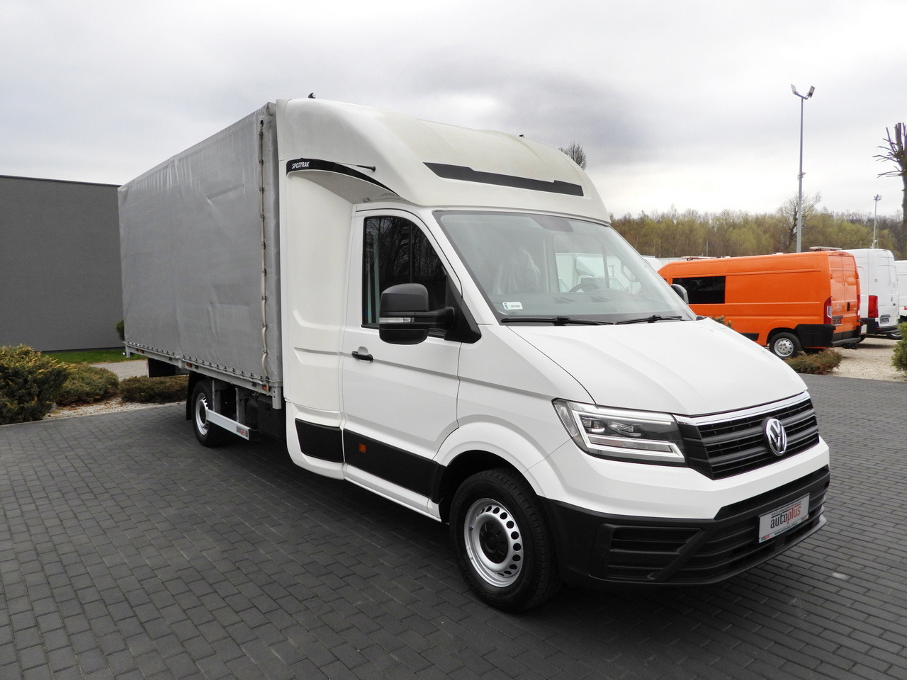 VOLKSWAGEN CRAFTER TARPAULIN 10 PALLETS WEBASTO CRUISE CONTROL LED LIGHTS 180HP - Utilitaire rideaux coulissants (PLSC): photos 4 VOLKSWAGEN CRAFTER TARPAULIN 10 PALLETS WEBASTO CRUISE CONTROL LED LIGHTS 180HP - Utilitaire rideaux coulissants (PLSC): photos 4