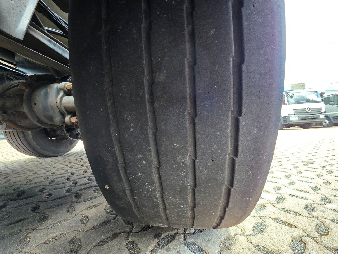 Semi-remorque citerne Eurotank STN27: photos 23 Semi-remorque citerne Eurotank STN27: photos 23