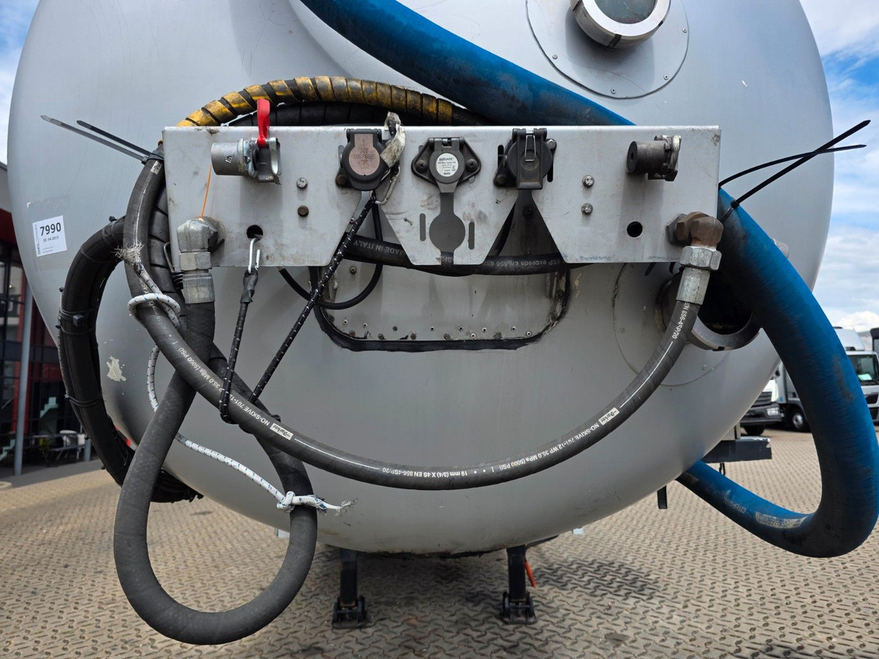 Semi-remorque citerne Eurotank STN27: photos 10 Semi-remorque citerne Eurotank STN27: photos 10