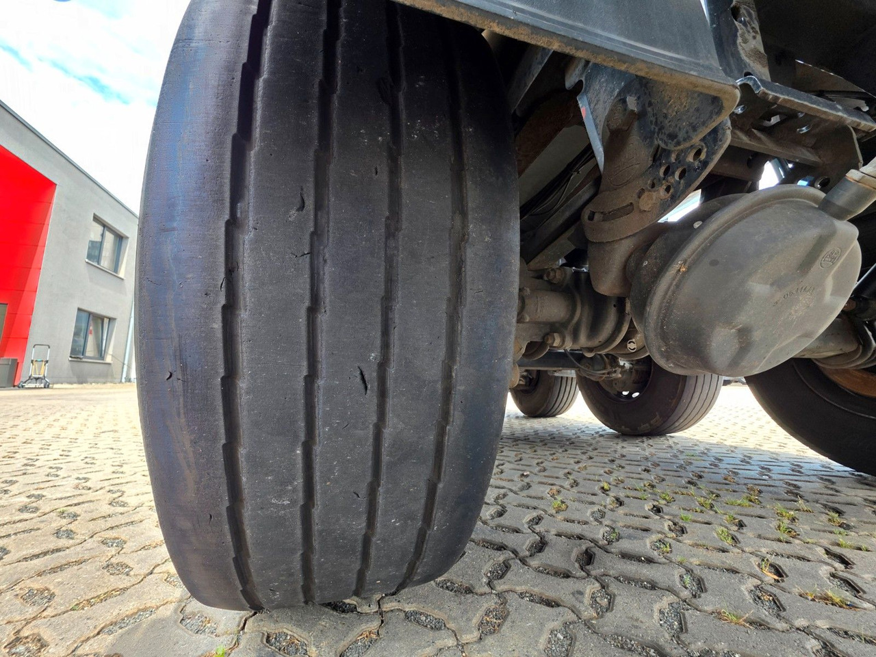 Semi-remorque citerne Eurotank STN27: photos 26 Semi-remorque citerne Eurotank STN27: photos 26