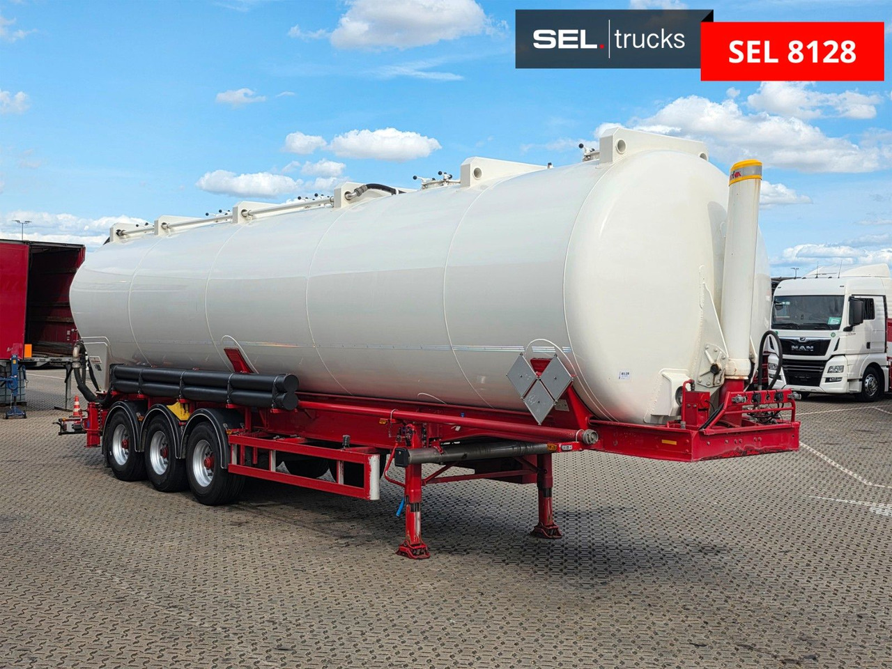 Kässbohrer XS / Kippsilo / 60 m3 / ADR AT - Citerne pulvérulente: photos 3 Kässbohrer XS / Kippsilo / 60 m3 / ADR AT - Citerne pulvérulente: photos 3