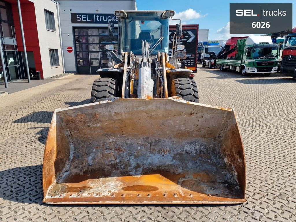 Liebherr L 550 / 2014 / 9.783 h - Chargeuse sur pneus: photos 2 Liebherr L 550 / 2014 / 9.783 h - Chargeuse sur pneus: photos 2