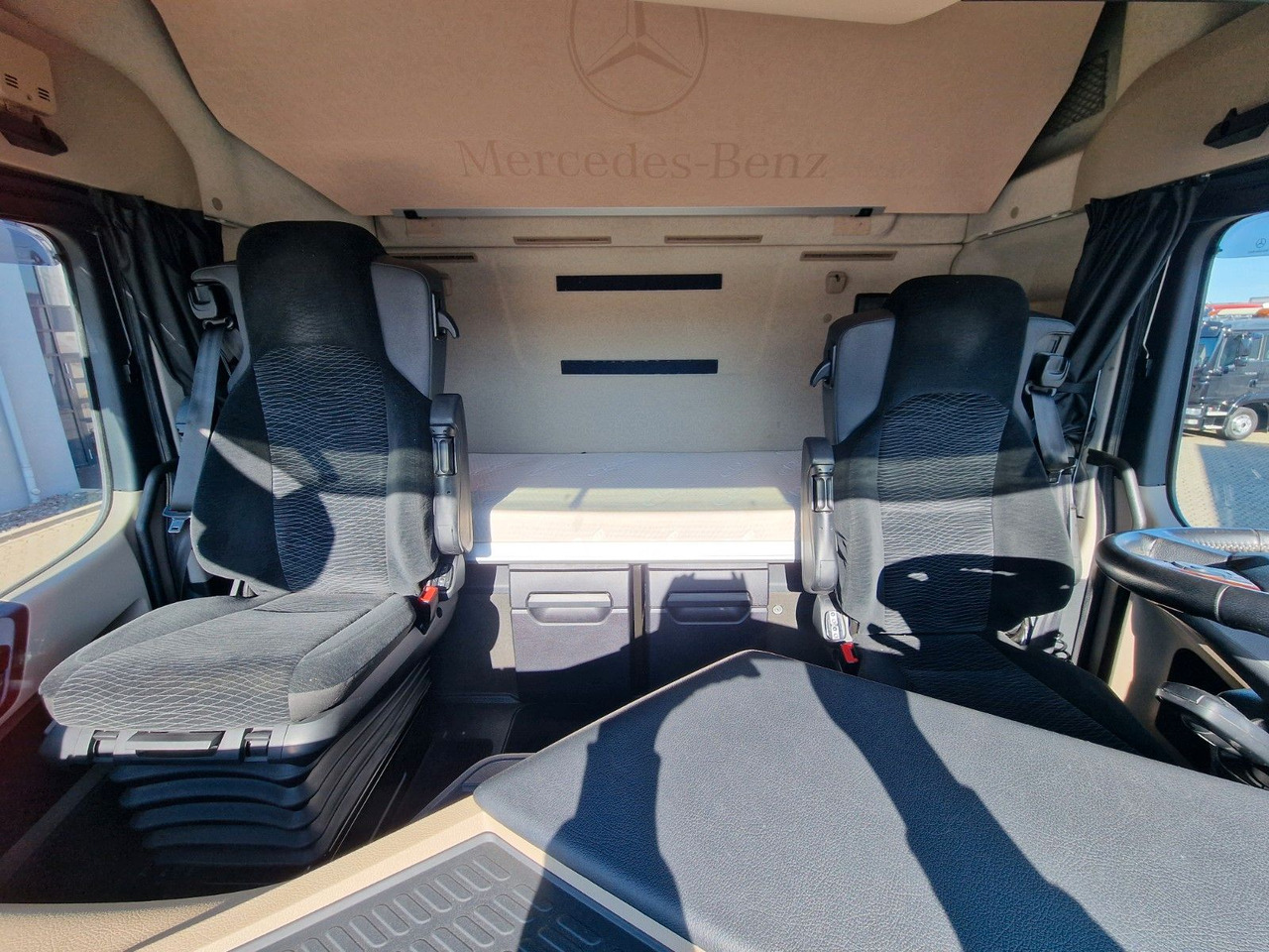 Camion fourgon Mercedes-Benz Actros 2643 / Retarder / Ldbw / Lenkachse /: photos 20