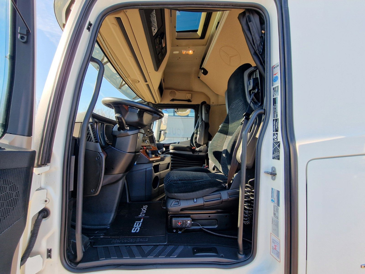 Camion fourgon Mercedes-Benz Actros 2643 / Retarder / Ldbw / Lenkachse /: photos 17
