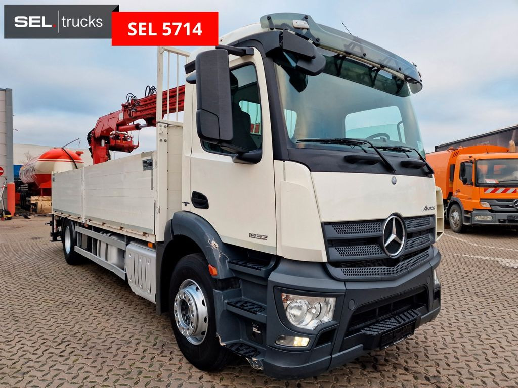 Mercedes-Benz Antos 1832 / MKG Kran - Camion plateau, Camion grue: photos 4 Mercedes-Benz Antos 1832 / MKG Kran - Camion plateau, Camion grue: photos 4