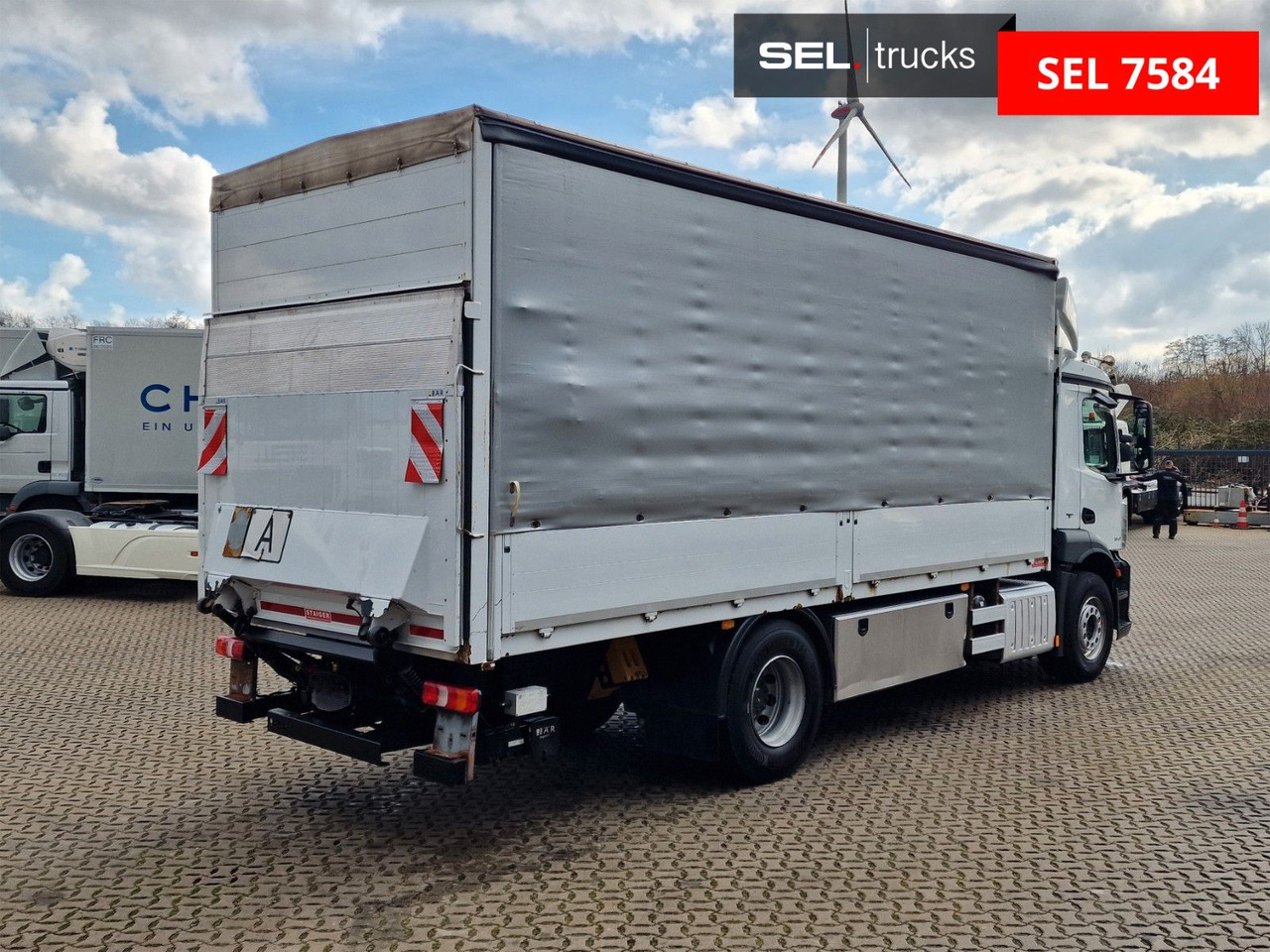 Mercedes-Benz Antos 1840 / Ladebordwand - Camion à rideaux coulissants: photos 5 Mercedes-Benz Antos 1840 / Ladebordwand - Camion à rideaux coulissants: photos 5