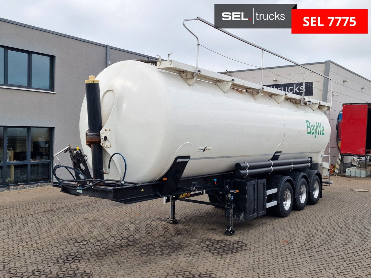 Spitzer SKS 27 / Kippsilo / 53.000 l / Liftachse - Citerne pulvérulente: photos 1 Spitzer SKS 27 / Kippsilo / 53.000 l / Liftachse - Citerne pulvérulente: photos 1