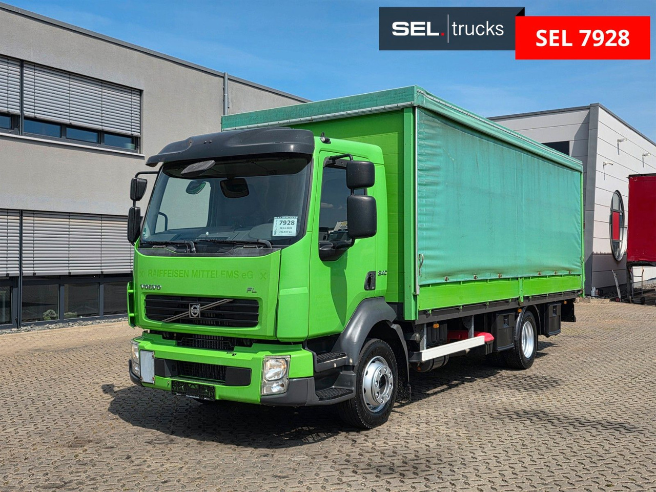 Volvo FL 240 - Camion à rideaux coulissants: photos 1 Volvo FL 240 - Camion à rideaux coulissants: photos 1