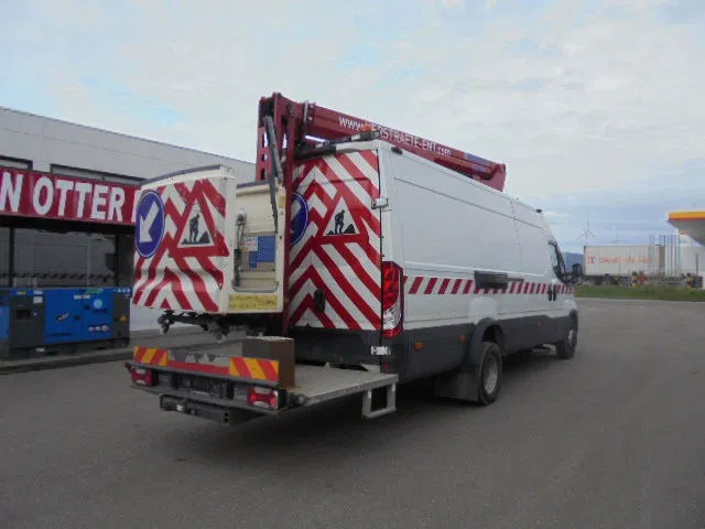 Iveco Daily 70 70C17 - Camion: photos 4 Iveco Daily 70 70C17 - Camion: photos 4