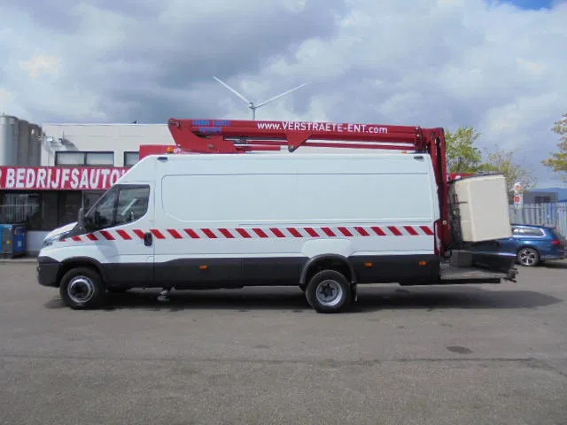Iveco Daily 70 70C17 - Camion, Camion grue: photos 3 Iveco Daily 70 70C17 - Camion, Camion grue: photos 3
