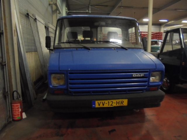 DAF 400 400 - Camion plateau: photos 2 DAF 400 400 - Camion plateau: photos 2