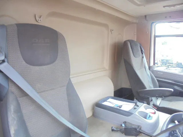 Camion benne, Camion grue DAF CF 370 8X4 + PALFINGER EPSILON: photos 9 Camion benne, Camion grue DAF CF 370 8X4 + PALFINGER EPSILON: photos 9