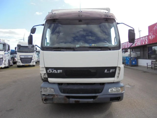 DAF LF 220 - Camion fourgon: photos 2 DAF LF 220 - Camion fourgon: photos 2