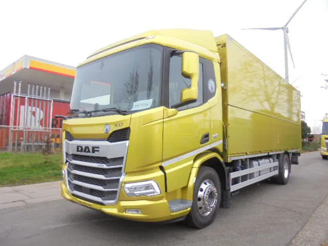 DAF XD 370 FA DEMO MET FABRIEKS GARANTIE NL TRUCK - Camion fourgon: photos 1 DAF XD 370 FA DEMO MET FABRIEKS GARANTIE NL TRUCK - Camion fourgon: photos 1