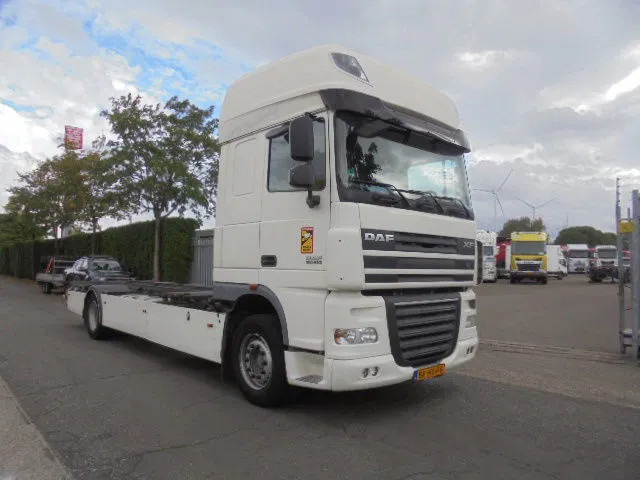 DAF XF 105 410 NL truck - Camion porte-conteneur/ Caisse mobile: photos 3 DAF XF 105 410 NL truck - Camion porte-conteneur/ Caisse mobile: photos 3