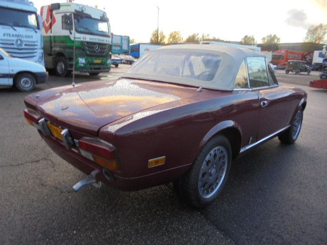 Fiat 124 SPIDER 2000 USA - Cabriolet: photos 5 Fiat 124 SPIDER 2000 USA - Cabriolet: photos 5