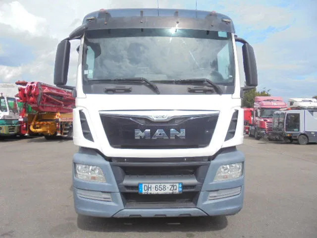 MAN TGS 33.440 ZAND ZUIGER - Camion vidangeur: photos 2 MAN TGS 33.440 ZAND ZUIGER - Camion vidangeur: photos 2