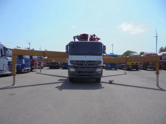 Mercedes-Benz Actros 4144 8X4 SANY 56M BETONPOMP - Camion pompe: photos 3 Mercedes-Benz Actros 4144 8X4 SANY 56M BETONPOMP - Camion pompe: photos 3