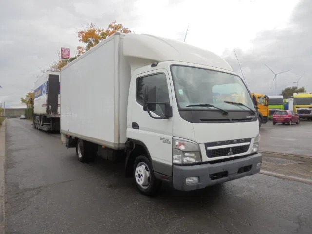 Mitsubishi Canter 3C13 LOW KM - Fourgon grand volume, Utilitaire double cabine: photos 3 Mitsubishi Canter 3C13 LOW KM - Fourgon grand volume, Utilitaire double cabine: photos 3