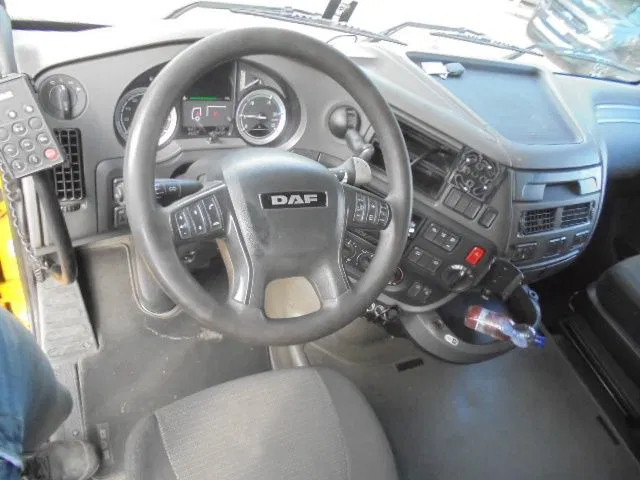 Tracteur routier DAF XF 440 125XDAF 106 TRACTORHEAD IN STOCK: photos 11 Tracteur routier DAF XF 440 125XDAF 106 TRACTORHEAD IN STOCK: photos 11