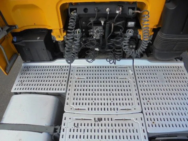 Tracteur routier DAF XF 440 125XDAF 106 TRACTORHEAD IN STOCK: photos 9 Tracteur routier DAF XF 440 125XDAF 106 TRACTORHEAD IN STOCK: photos 9