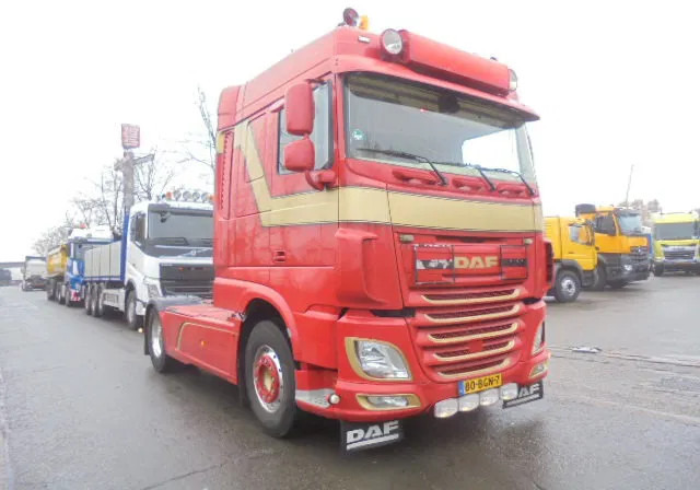 DAF XF 440 ADR TUV 02-26 - Tracteur routier: photos 3 DAF XF 440 ADR TUV 02-26 - Tracteur routier: photos 3