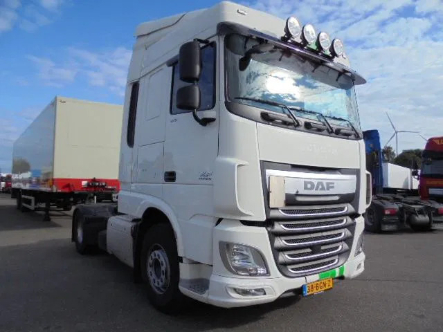 DAF XF 440 - Tracteur routier: photos 3 DAF XF 440 - Tracteur routier: photos 3