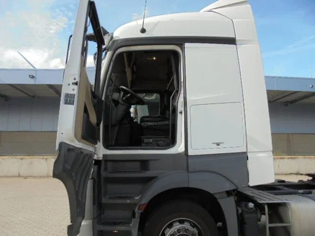 Tracteur routier Mercedes-Benz Actros 1842: photos 8