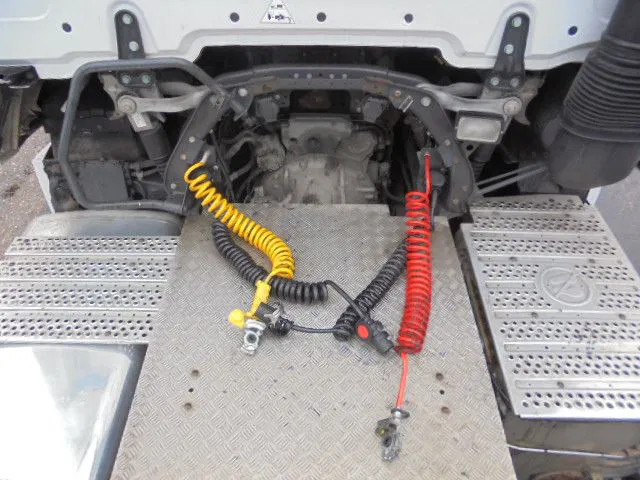 Tracteur routier Mercedes-Benz Actros 1942 LS 4X2: photos 8